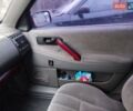 Красный Фольксваген Пассат, объемом двигателя 2 л и пробегом 440 тыс. км за 2100 $, фото 6 на Automoto.ua