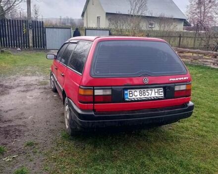 Красный Фольксваген Пассат, объемом двигателя 1.8 л и пробегом 285 тыс. км за 1700 $, фото 3 на Automoto.ua