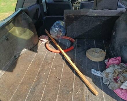 Красный Фольксваген Пассат, объемом двигателя 1.8 л и пробегом 350 тыс. км за 1200 $, фото 6 на Automoto.ua