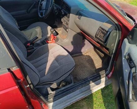 Красный Фольксваген Пассат, объемом двигателя 1.8 л и пробегом 350 тыс. км за 1200 $, фото 4 на Automoto.ua