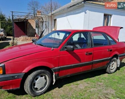 Красный Фольксваген Пассат, объемом двигателя 1.6 л и пробегом 230 тыс. км за 2200 $, фото 2 на Automoto.ua