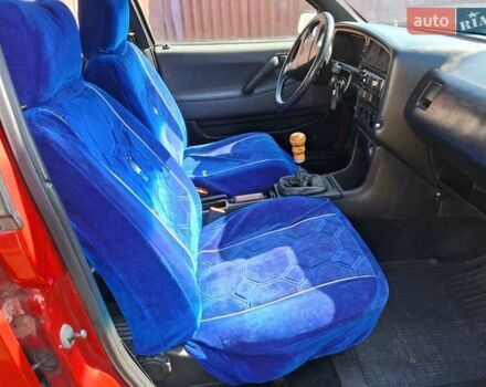 Красный Фольксваген Пассат, объемом двигателя 1.6 л и пробегом 230 тыс. км за 2200 $, фото 3 на Automoto.ua