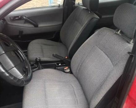 Красный Фольксваген Пассат, объемом двигателя 1.78 л и пробегом 385 тыс. км за 1850 $, фото 3 на Automoto.ua