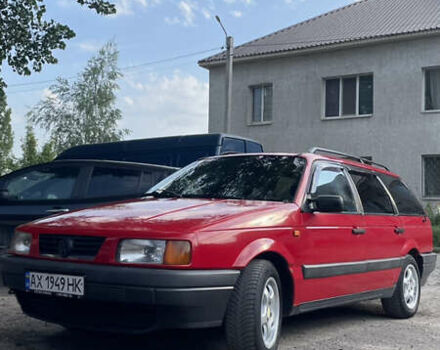 Красный Фольксваген Пассат, объемом двигателя 1.8 л и пробегом 300 тыс. км за 3000 $, фото 4 на Automoto.ua