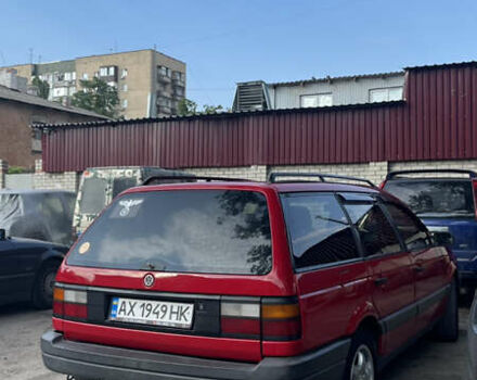 Красный Фольксваген Пассат, объемом двигателя 1.8 л и пробегом 300 тыс. км за 3000 $, фото 6 на Automoto.ua