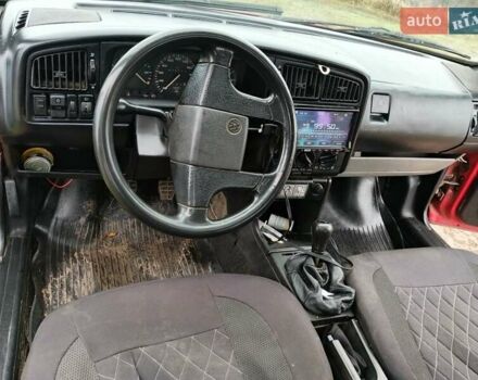 Красный Фольксваген Пассат, объемом двигателя 1.8 л и пробегом 350 тыс. км за 1200 $, фото 1 на Automoto.ua