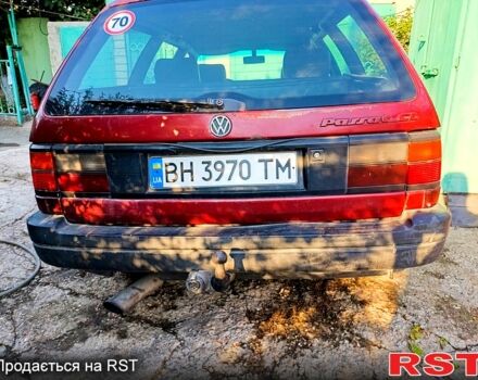 Красный Фольксваген Пассат, объемом двигателя 1.6 л и пробегом 449 тыс. км за 2000 $, фото 3 на Automoto.ua