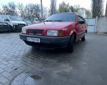 Красный Фольксваген Пассат, объемом двигателя 1.8 л и пробегом 300 тыс. км за 3000 $, фото 2 на Automoto.ua