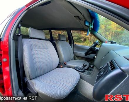 Червоний Фольксваген Пассат, об'ємом двигуна 2 л та пробігом 350 тис. км за 3150 $, фото 4 на Automoto.ua