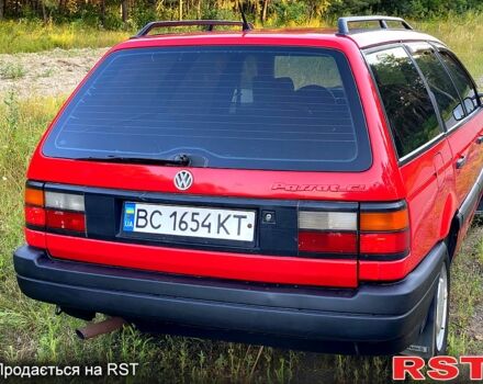 Червоний Фольксваген Пассат, об'ємом двигуна 2 л та пробігом 350 тис. км за 3150 $, фото 2 на Automoto.ua