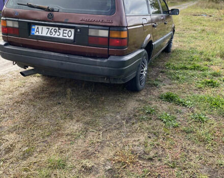 Красный Фольксваген Пассат, объемом двигателя 2 л и пробегом 200 тыс. км за 1800 $, фото 3 на Automoto.ua