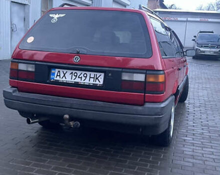 Красный Фольксваген Пассат, объемом двигателя 1.8 л и пробегом 300 тыс. км за 3000 $, фото 3 на Automoto.ua