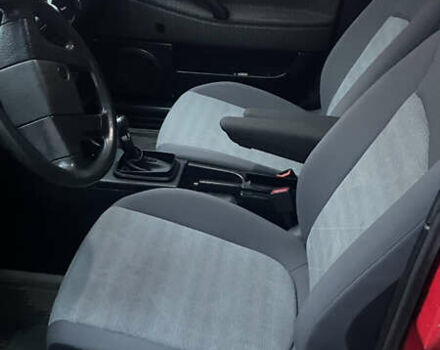 Красный Фольксваген Пассат, объемом двигателя 1.8 л и пробегом 300 тыс. км за 3000 $, фото 9 на Automoto.ua