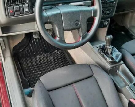 Красный Фольксваген Пассат, объемом двигателя 1.8 л и пробегом 380 тыс. км за 2600 $, фото 16 на Automoto.ua