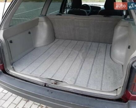 Красный Фольксваген Пассат, объемом двигателя 1.8 л и пробегом 380 тыс. км за 2600 $, фото 20 на Automoto.ua