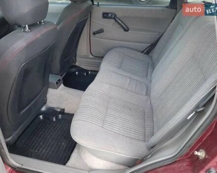 Красный Фольксваген Пассат, объемом двигателя 1.8 л и пробегом 380 тыс. км за 2600 $, фото 19 на Automoto.ua