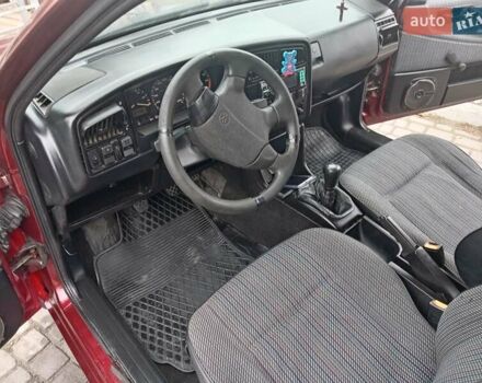 Красный Фольксваген Пассат, объемом двигателя 1.78 л и пробегом 400 тыс. км за 1300 $, фото 8 на Automoto.ua