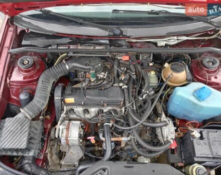 Красный Фольксваген Пассат, объемом двигателя 1.78 л и пробегом 400 тыс. км за 1300 $, фото 5 на Automoto.ua