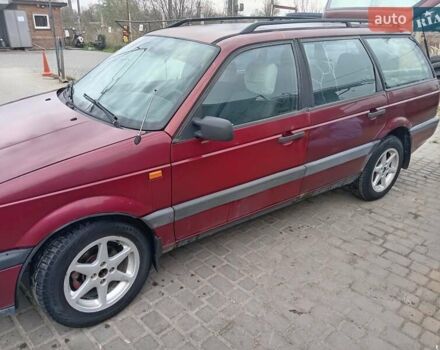 Красный Фольксваген Пассат, объемом двигателя 1.78 л и пробегом 400 тыс. км за 1300 $, фото 2 на Automoto.ua