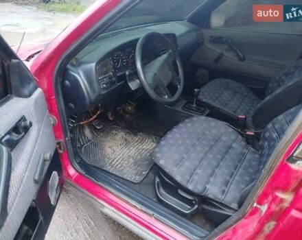 Красный Фольксваген Пассат, объемом двигателя 2 л и пробегом 380 тыс. км за 1700 $, фото 8 на Automoto.ua