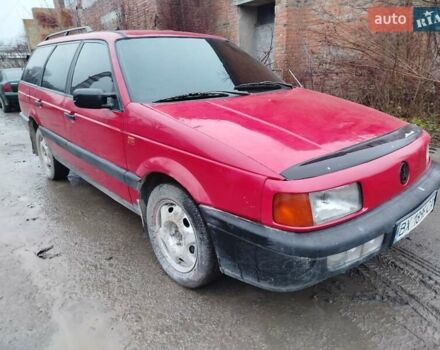 Красный Фольксваген Пассат, объемом двигателя 2 л и пробегом 380 тыс. км за 1700 $, фото 3 на Automoto.ua