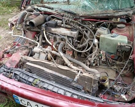 Красный Фольксваген Пассат, объемом двигателя 2 л и пробегом 250 тыс. км за 1100 $, фото 2 на Automoto.ua