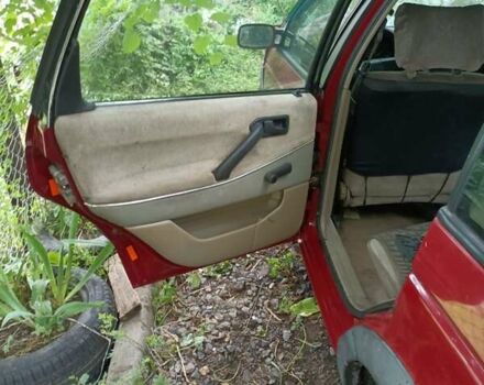 Красный Фольксваген Пассат, объемом двигателя 2 л и пробегом 250 тыс. км за 1100 $, фото 12 на Automoto.ua