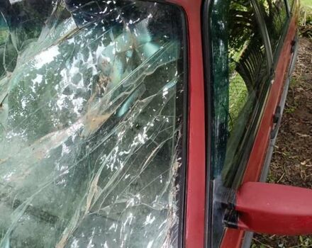 Красный Фольксваген Пассат, объемом двигателя 2 л и пробегом 250 тыс. км за 1100 $, фото 17 на Automoto.ua