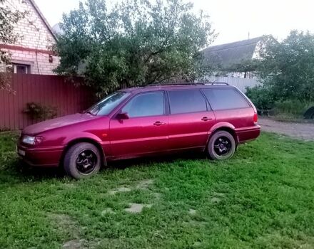 Красный Фольксваген Пассат, объемом двигателя 2 л и пробегом 0 тыс. км за 1500 $, фото 1 на Automoto.ua