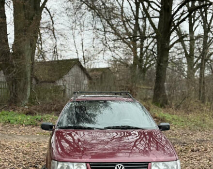 Червоний Фольксваген Пассат, об'ємом двигуна 1.8 л та пробігом 230 тис. км за 2299 $, фото 2 на Automoto.ua