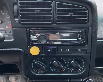 Червоний Фольксваген Пассат, об'ємом двигуна 1.78 л та пробігом 420 тис. км за 3450 $, фото 28 на Automoto.ua