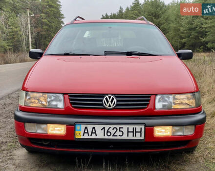 Червоний Фольксваген Пассат, об'ємом двигуна 1.78 л та пробігом 420 тис. км за 3450 $, фото 2 на Automoto.ua