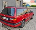 Красный Фольксваген Пассат, объемом двигателя 1.8 л и пробегом 235 тыс. км за 1600 $, фото 1 на Automoto.ua
