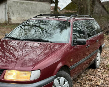 Червоний Фольксваген Пассат, об'ємом двигуна 1.8 л та пробігом 230 тис. км за 2299 $, фото 7 на Automoto.ua