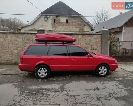 Красный Фольксваген Пассат, объемом двигателя 1.8 л и пробегом 30 тыс. км за 2900 $, фото 3 на Automoto.ua