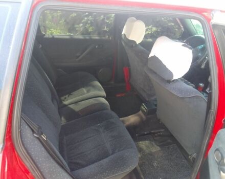 Красный Фольксваген Пассат, объемом двигателя 1.8 л и пробегом 260 тыс. км за 1900 $, фото 4 на Automoto.ua