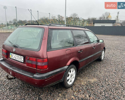 Красный Фольксваген Пассат, объемом двигателя 1.9 л и пробегом 499 тыс. км за 1350 $, фото 6 на Automoto.ua