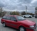 Красный Фольксваген Пассат, объемом двигателя 1.8 л и пробегом 200 тыс. км за 2100 $, фото 1 на Automoto.ua