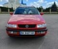 Красный Фольксваген Пассат, объемом двигателя 1.9 л и пробегом 316 тыс. км за 3550 $, фото 1 на Automoto.ua
