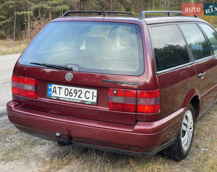 Червоний Фольксваген Пассат, об'ємом двигуна 1.6 л та пробігом 340 тис. км за 3450 $, фото 10 на Automoto.ua