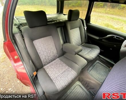 Червоний Фольксваген Пассат, об'ємом двигуна 1.6 л та пробігом 340 тис. км за 3450 $, фото 9 на Automoto.ua