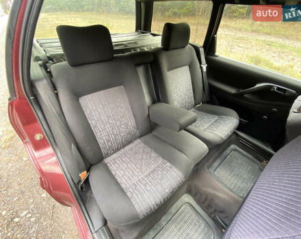 Червоний Фольксваген Пассат, об'ємом двигуна 1.6 л та пробігом 340 тис. км за 3450 $, фото 18 на Automoto.ua