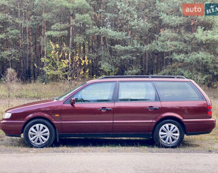 Червоний Фольксваген Пассат, об'ємом двигуна 1.6 л та пробігом 340 тис. км за 3450 $, фото 5 на Automoto.ua