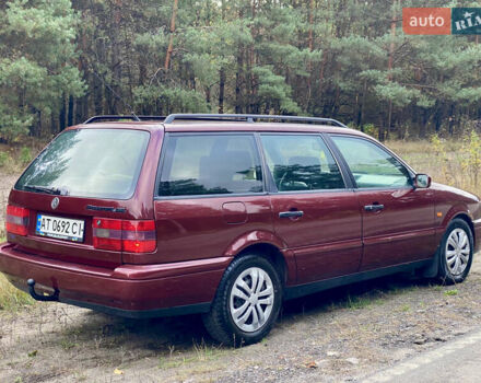 Червоний Фольксваген Пассат, об'ємом двигуна 1.6 л та пробігом 340 тис. км за 3450 $, фото 11 на Automoto.ua