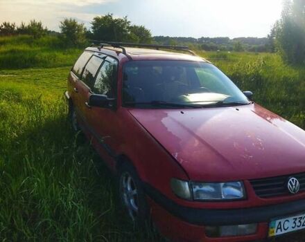 Червоний Фольксваген Пассат, об'ємом двигуна 1.8 л та пробігом 386 тис. км за 2300 $, фото 2 на Automoto.ua