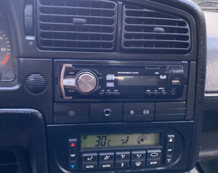 Червоний Фольксваген Пассат, об'ємом двигуна 1.6 л та пробігом 340 тис. км за 3450 $, фото 26 на Automoto.ua