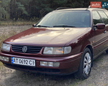 Червоний Фольксваген Пассат, об'ємом двигуна 1.6 л та пробігом 340 тис. км за 3450 $, фото 39 на Automoto.ua