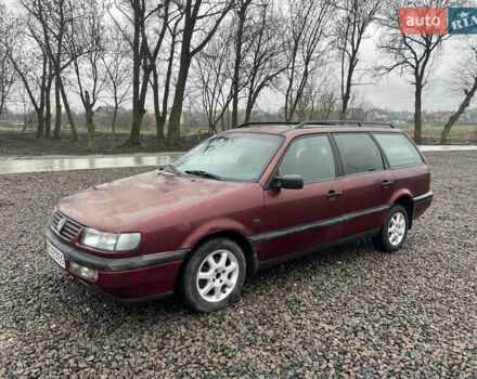 Красный Фольксваген Пассат, объемом двигателя 1.9 л и пробегом 499 тыс. км за 1350 $, фото 2 на Automoto.ua