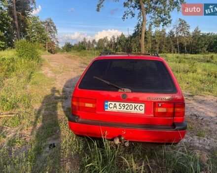 Червоний Фольксваген Пассат, об'ємом двигуна 1.98 л та пробігом 400 тис. км за 2700 $, фото 2 на Automoto.ua