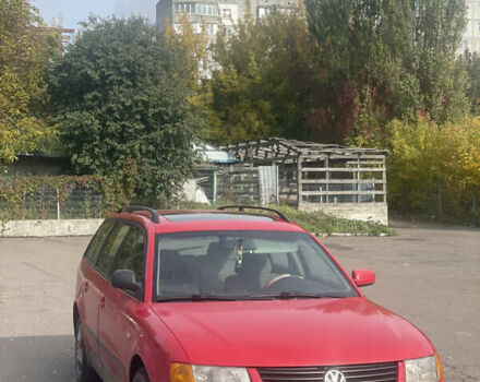 Красный Фольксваген Пассат, объемом двигателя 1.9 л и пробегом 380 тыс. км за 2700 $, фото 2 на Automoto.ua